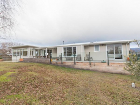 Southern Lakes Base - Wanaka Holiday Home